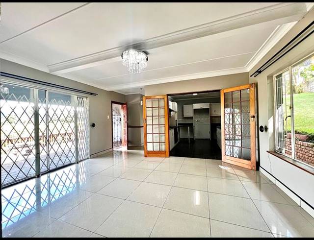 4 BEDROOM HOUSE FOR SALE IN CLARENDON